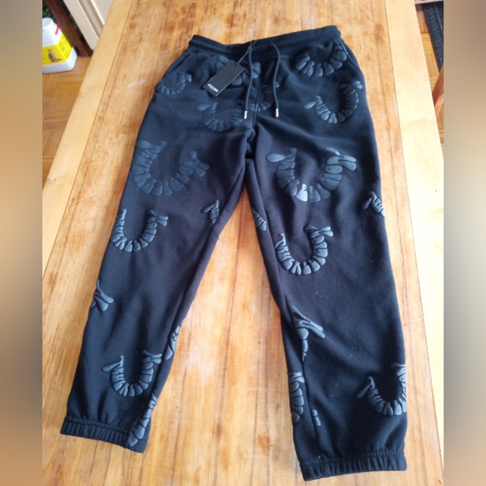 RARE True Religion Black Puff Print All Over Demon Tear Style Sweatpants Size M